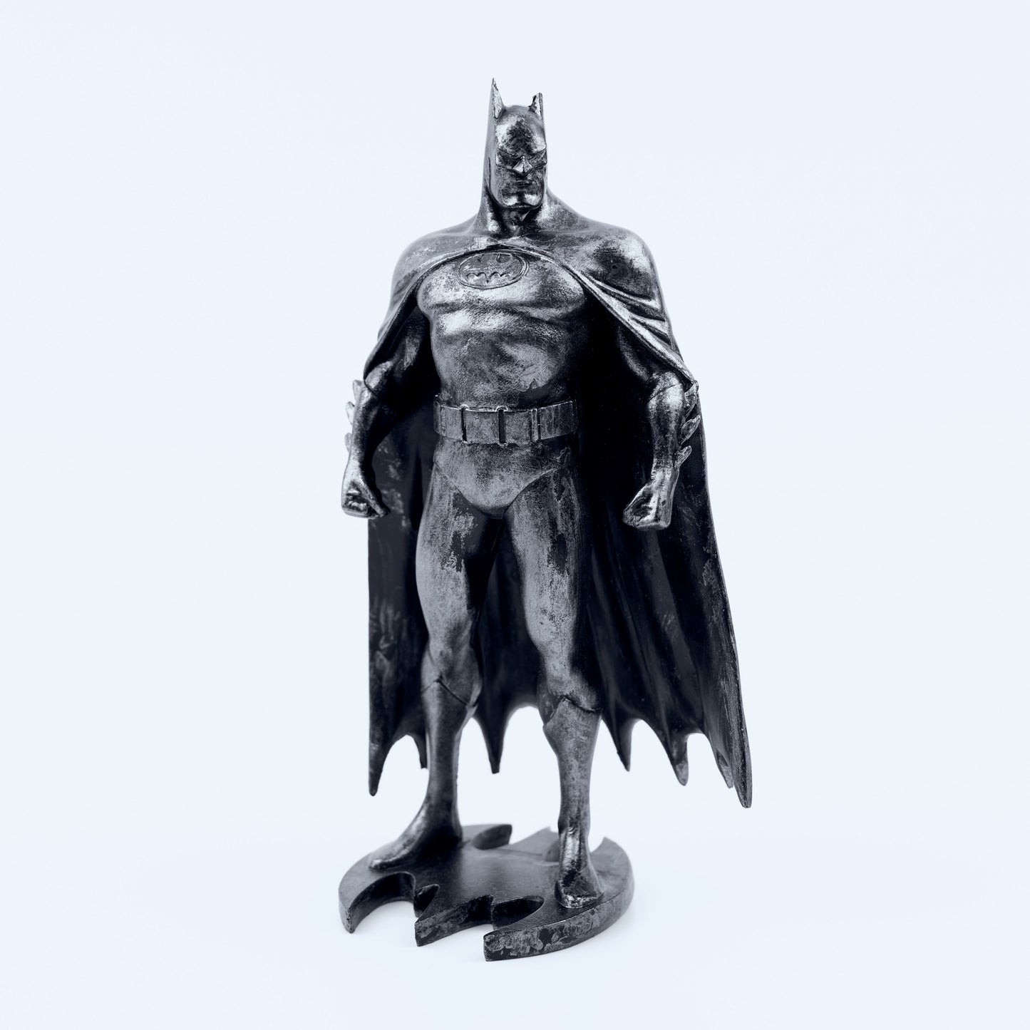 Batman The Animated Series Sculpture Replica of The Dark Knight Retro Figure